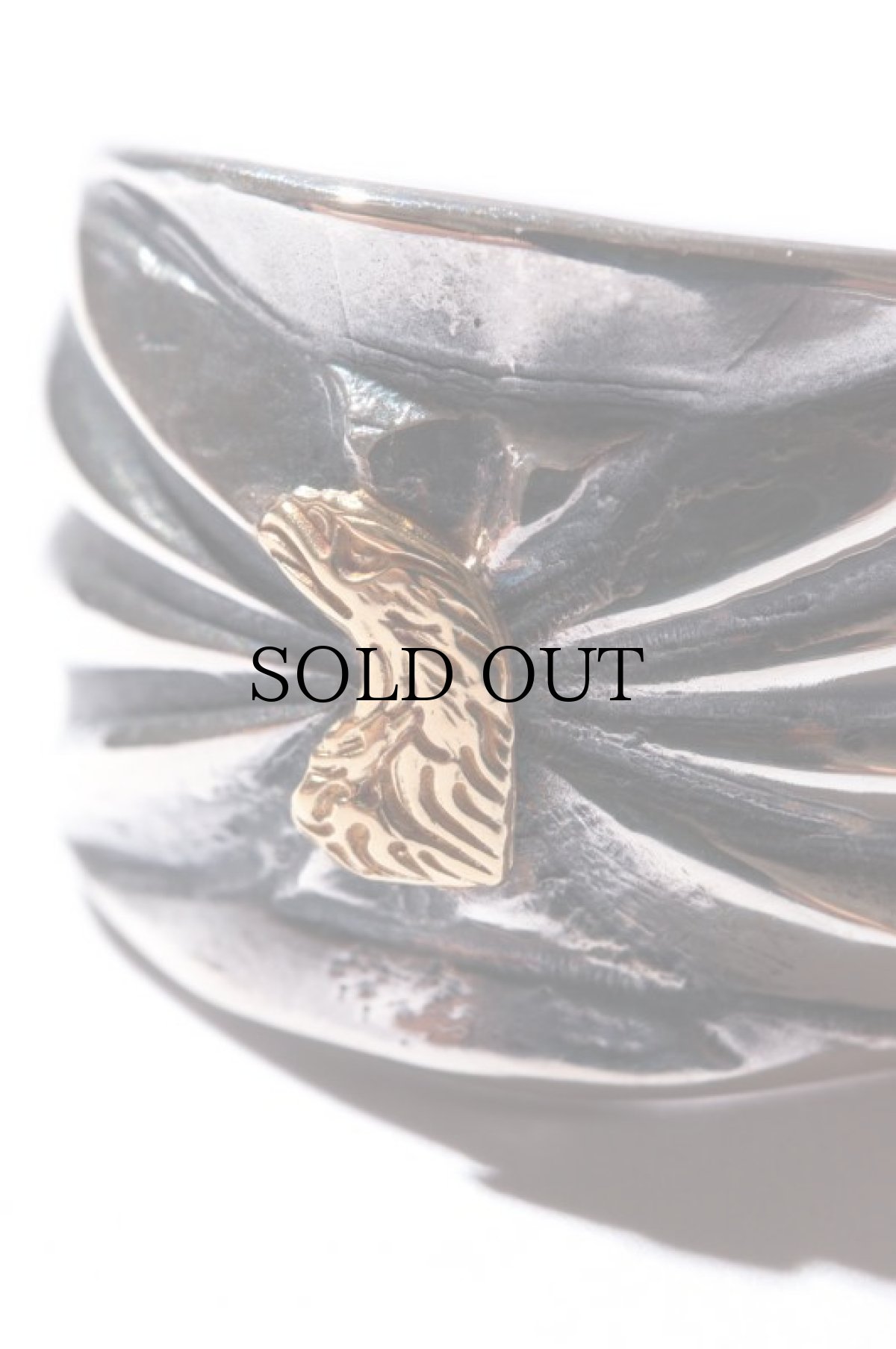 画像2: LARRY SMITH / 18K EAGLE FACE BUTTERFLY SHELL RING (2)