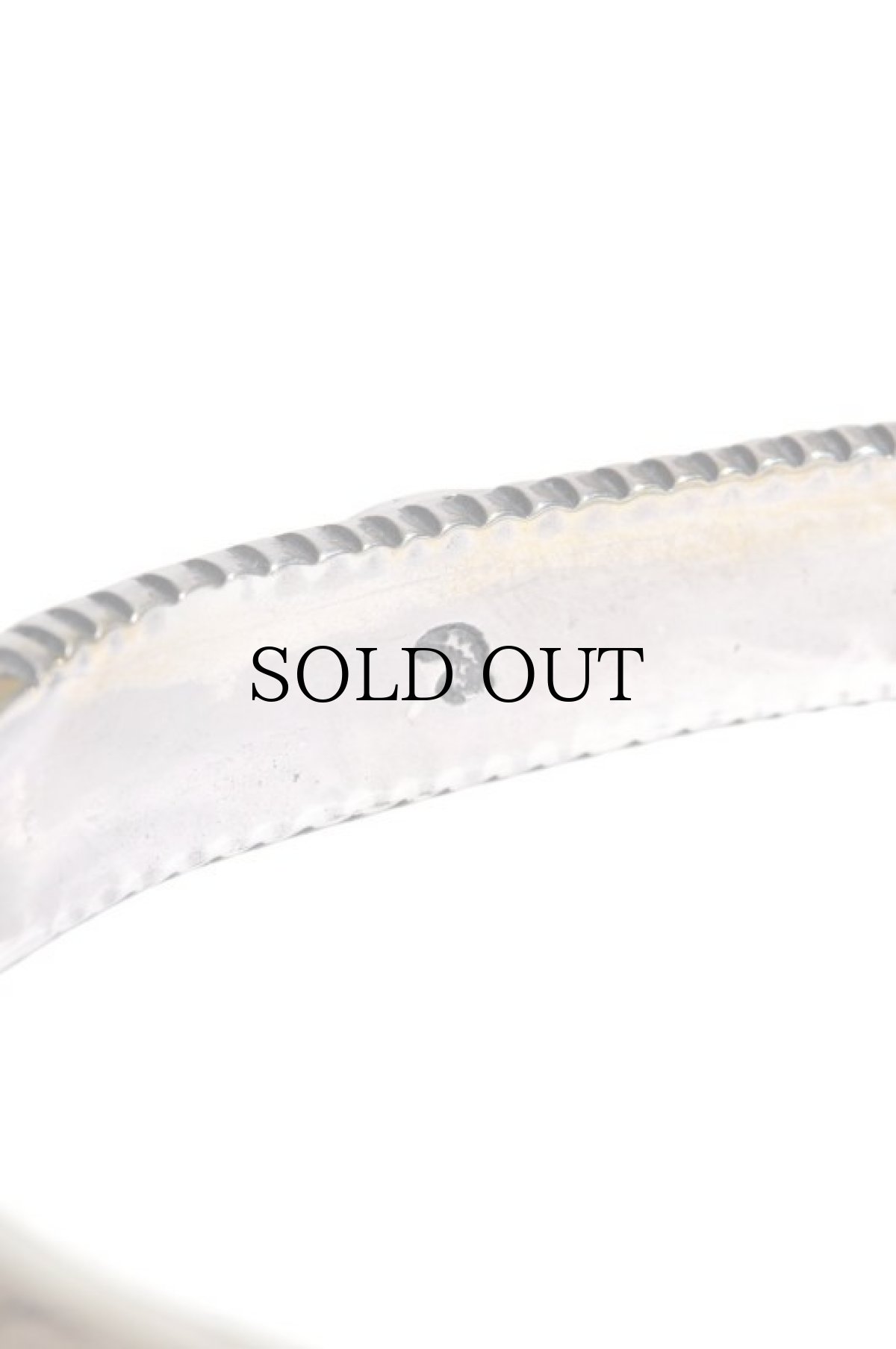 画像5: 【LARRY SMITH】 TRIANGLE REPOUSSE BANGLE CORAL (5)