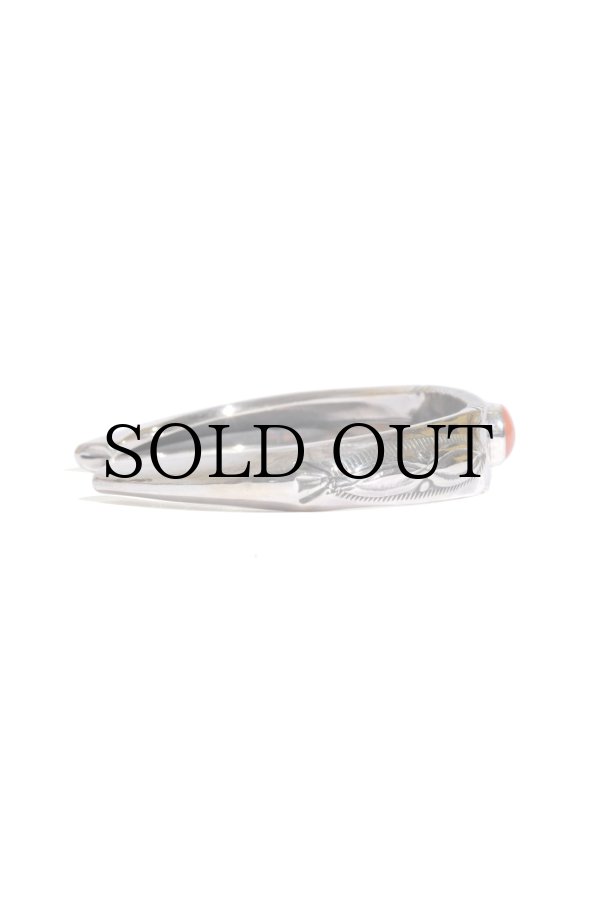LARRY SMITH(ラリースミス) バングル TRIANGLE REPOUSSE BANGLE CORAL