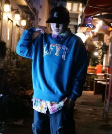 画像15: 【30%OFF】LFYT(ラファイエット) / PACHWORK ARCH LOGO CREWNECK (15)