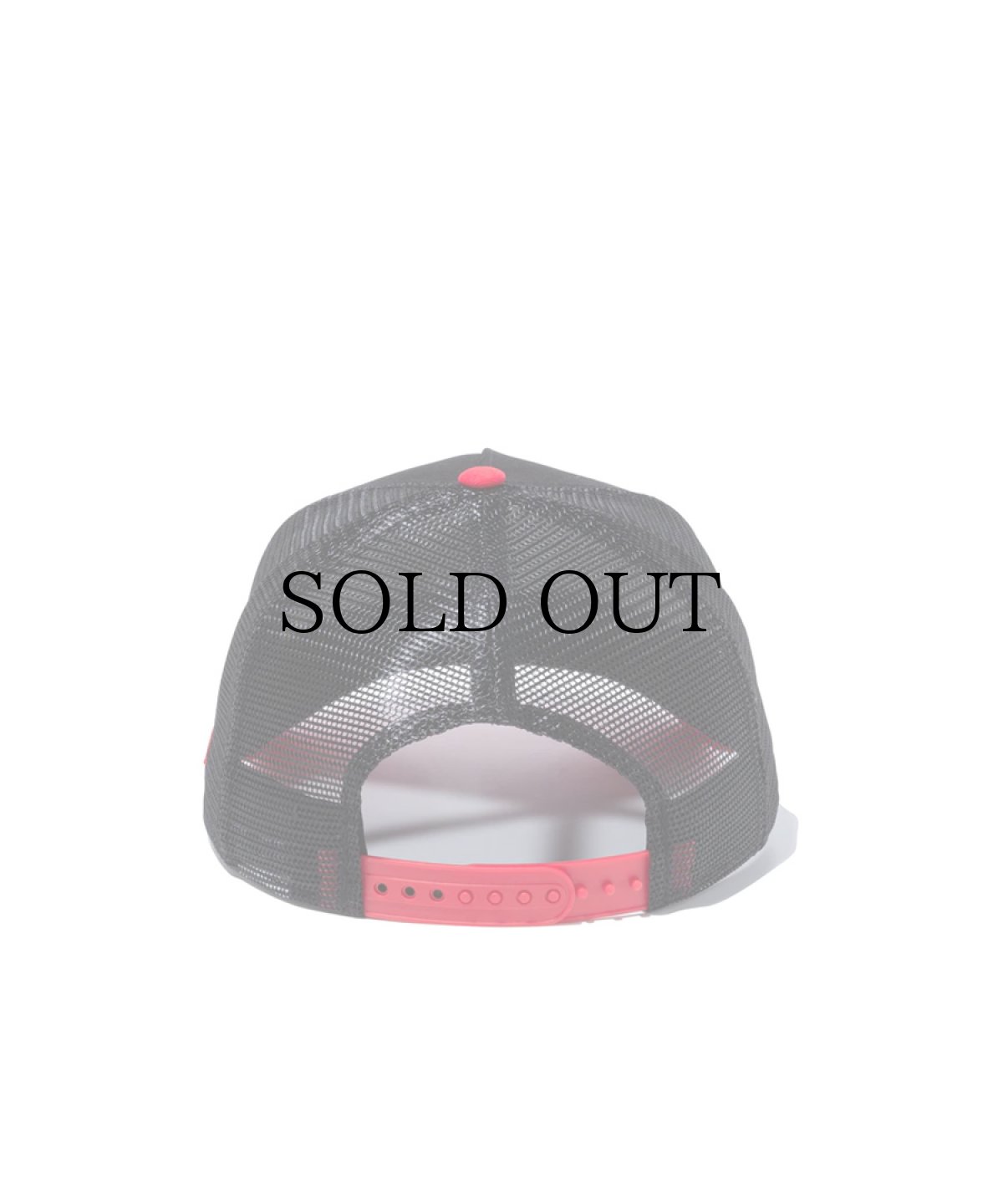 画像2: NEW ERA / 9FORTY A-Frame トラッカー トロント・ラプターズ ブラック × チームカラー レッドバイザー (2)