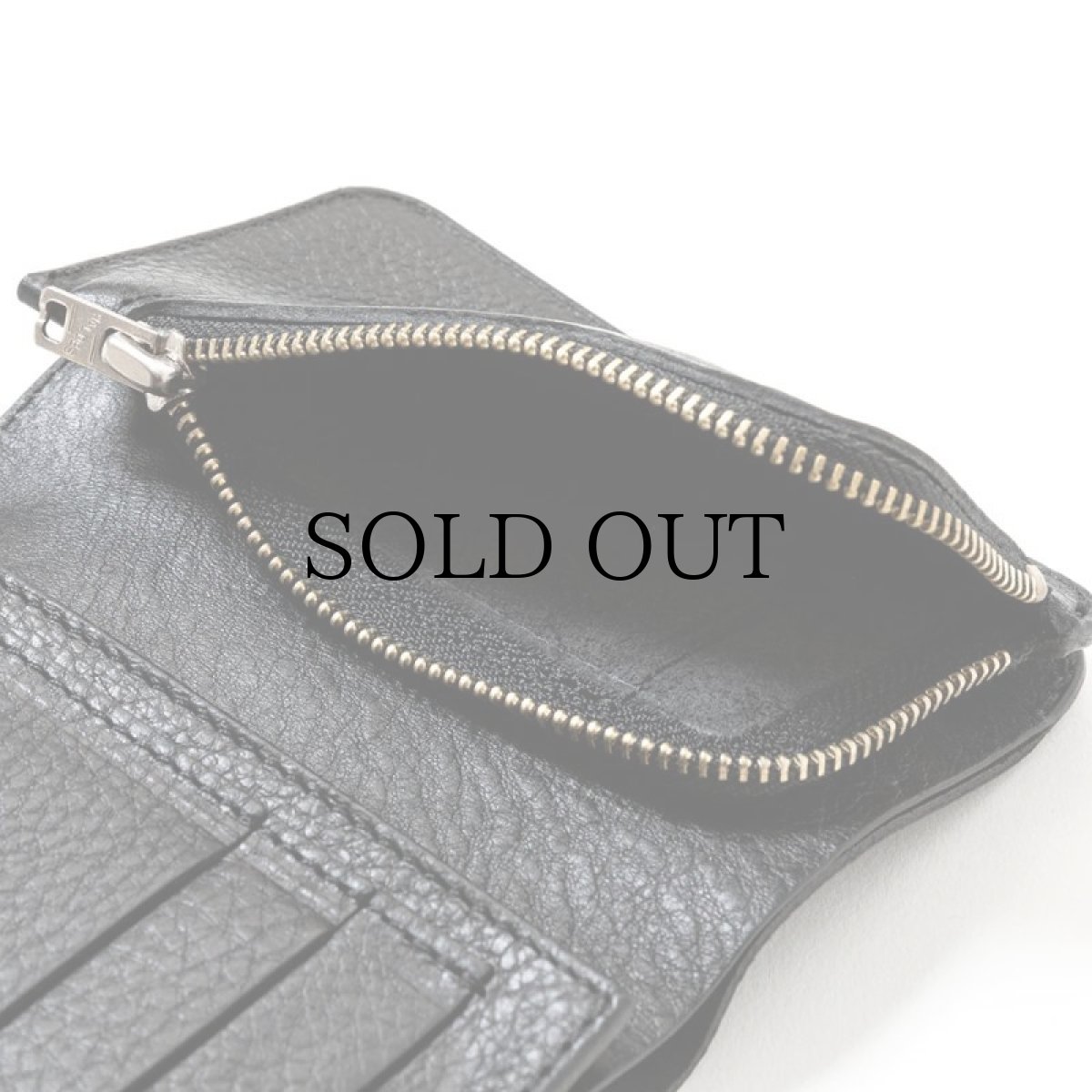 画像7: CALEE(キャリー) / PLANE LEATHER FLAP HALF WALLET ＜STUDS CHARM＞ (7)