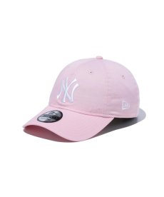 画像1: NEW ERA / 9TWENTY クロスストラップ ウォッシュドコットン ニューヨーク・ヤンキース ピンク × ホワイト (1)