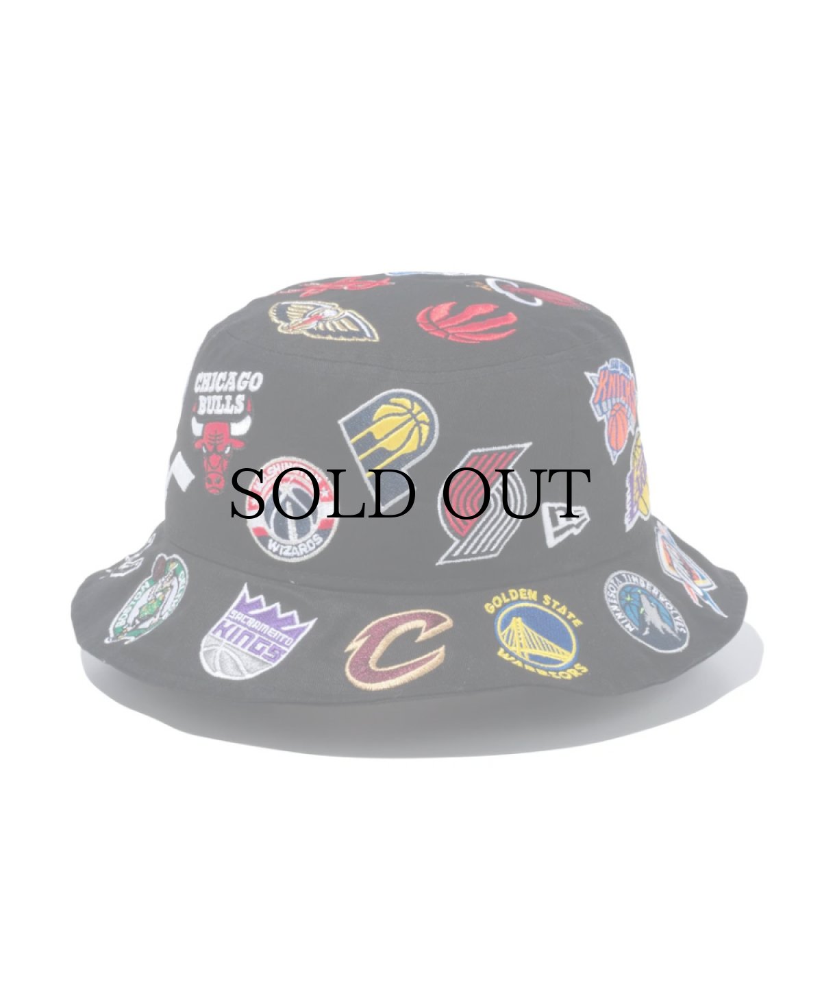 画像1: NEW ERA / バケット01 Team Logo Allover NBA ブラック (1)