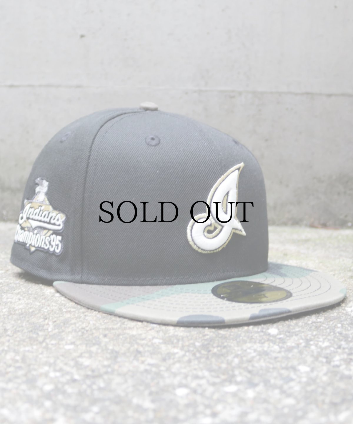 画像1: NEW ERA / Cleveland Indians Champioms95 59FIFTY BLACK/CAMO (1)