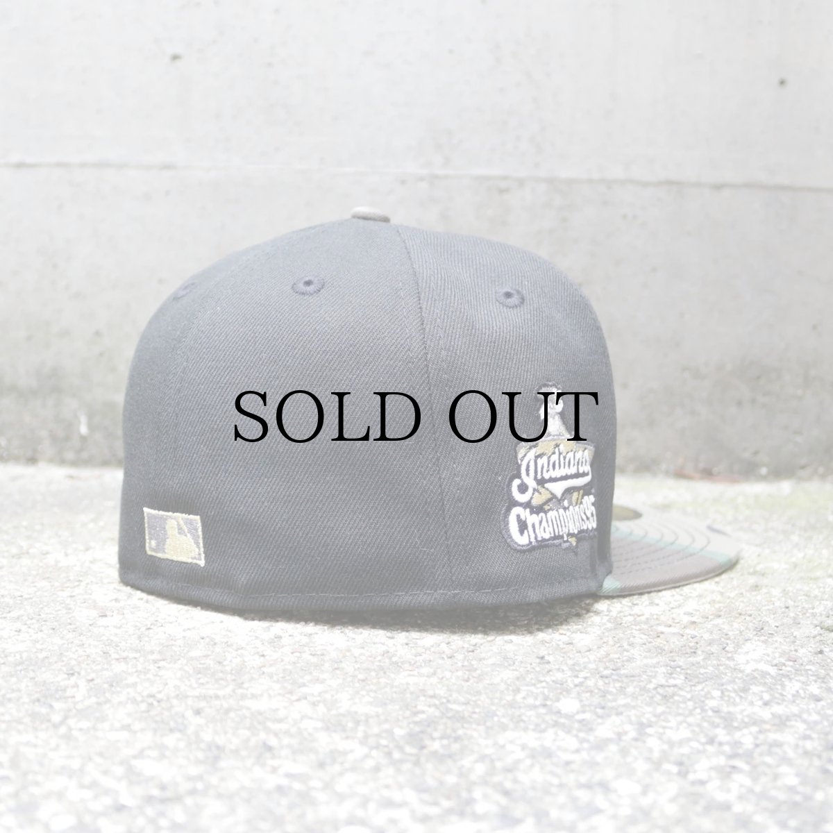 画像4: NEW ERA / Cleveland Indians Champioms95 59FIFTY BLACK/CAMO (4)