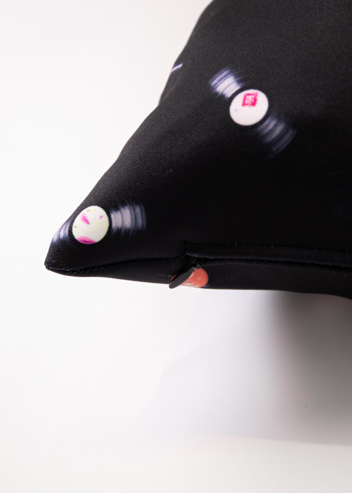 画像4: APPLEBUM(アップルバム) / “Vinyl Dot” Cushion (4)