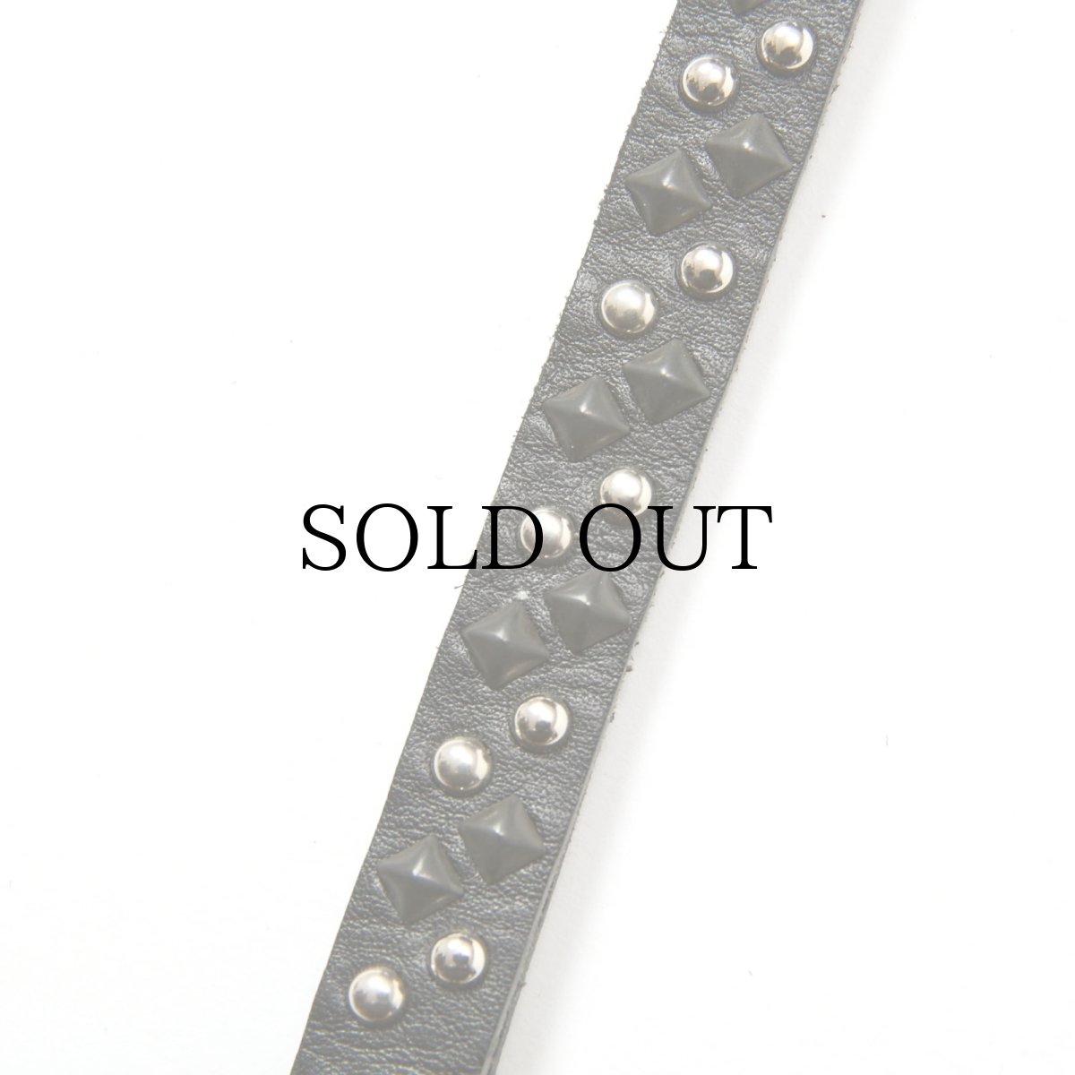 画像3: CALEE(キャリー) / ROUND & PYRAMID STUDS LEATHER SHORT KEY RING (3)