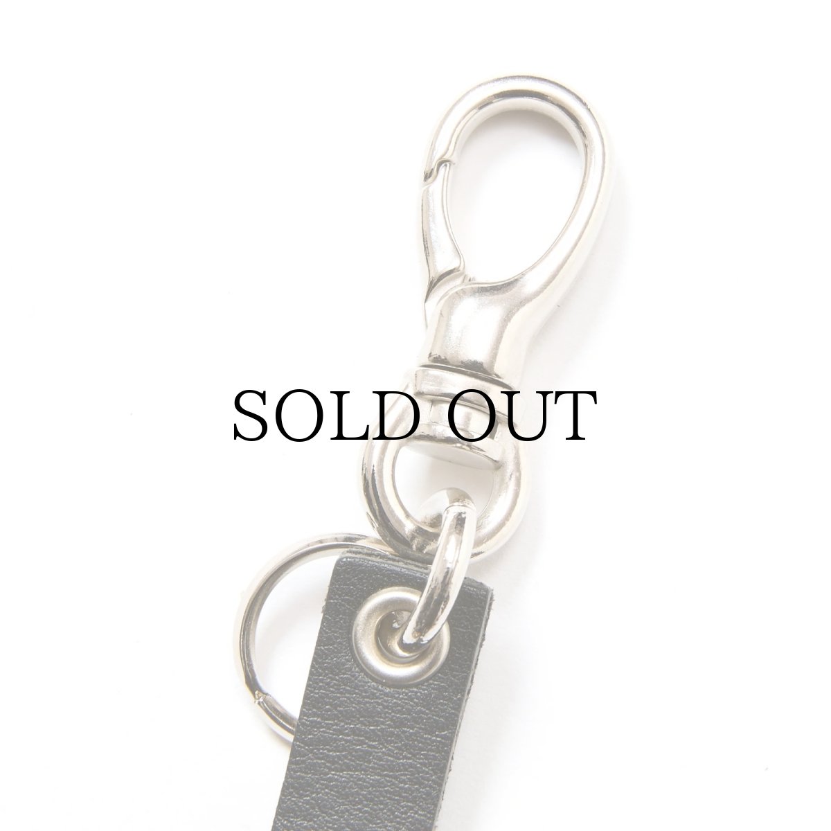 画像2: CALEE(キャリー) / ROUND & PYRAMID STUDS LEATHER SHORT KEY RING (2)