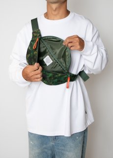 画像7: APPLEBUM(アップルバム) / “Pixel Camo” Waist Bag (7)