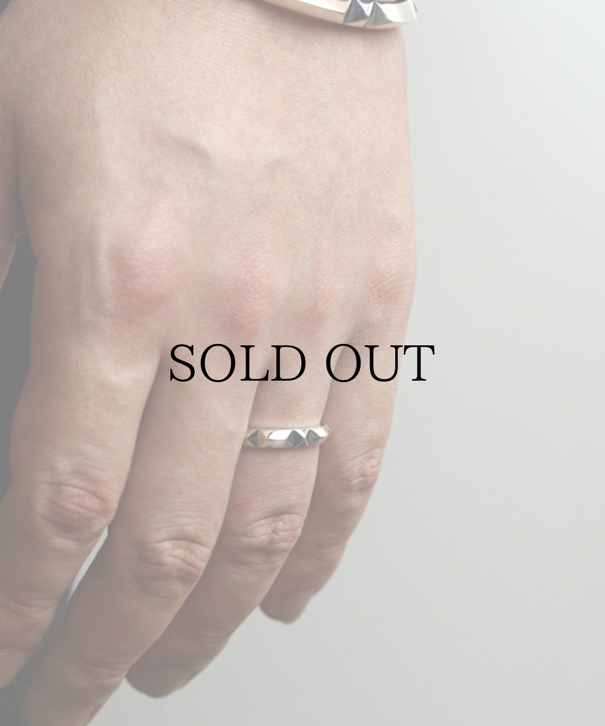 画像4: ArgentGleam / ArgentGleam LT Pyramid Studs Ring (4)