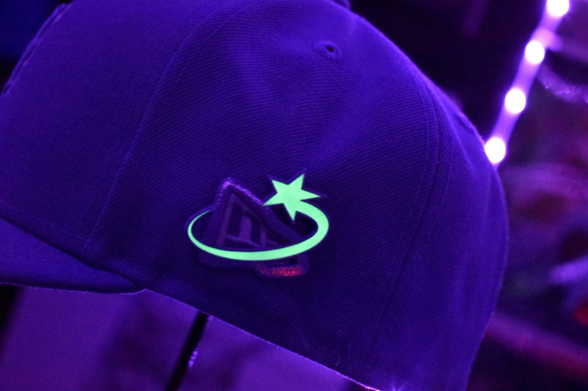 画像4: SIDEWAYZ / "Star Flip" Purple Haze Glow in the dark (4)