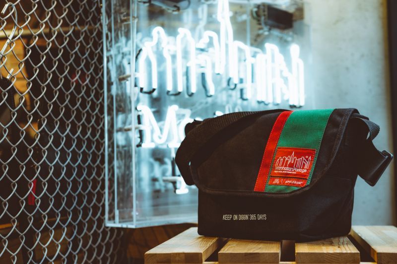 APPLEBUM×MURO×Manhattan Portage Messenger Bag