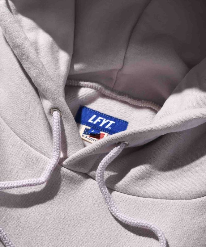 LFYT(エルエフワイティ) パーカー ROSE LOGO US COTTON HOODED