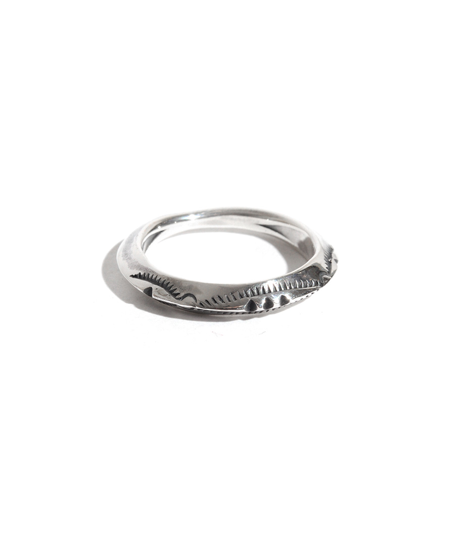 LARRY SMITH(ラリースミス)リング EXTRA THIN TRIANGLE RING